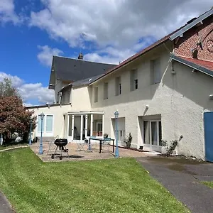 https://studio-aux-abords-des-etangs.fr-paris.fr