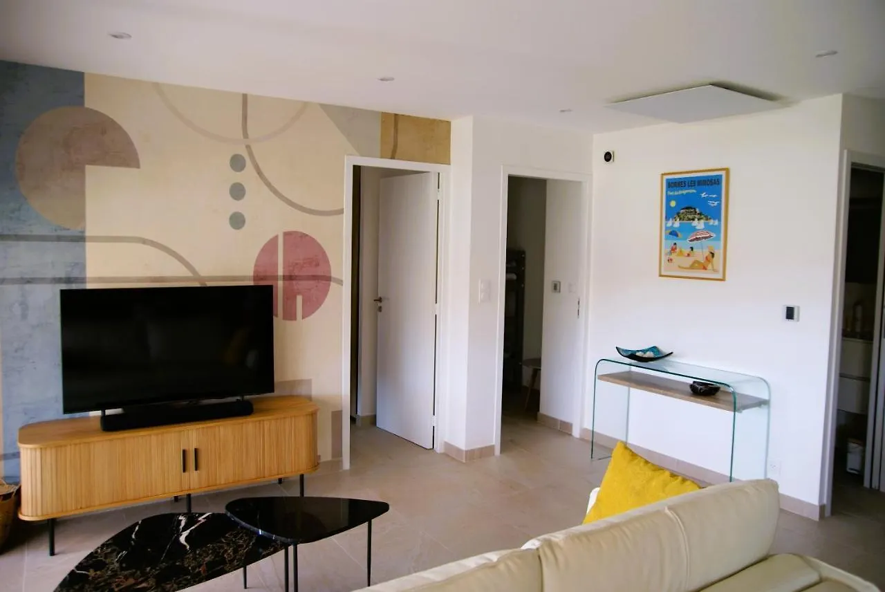 Superbe T4 -Vue Mer- Tout Confort Refait A Neuf! Bormes-les-Mimosas