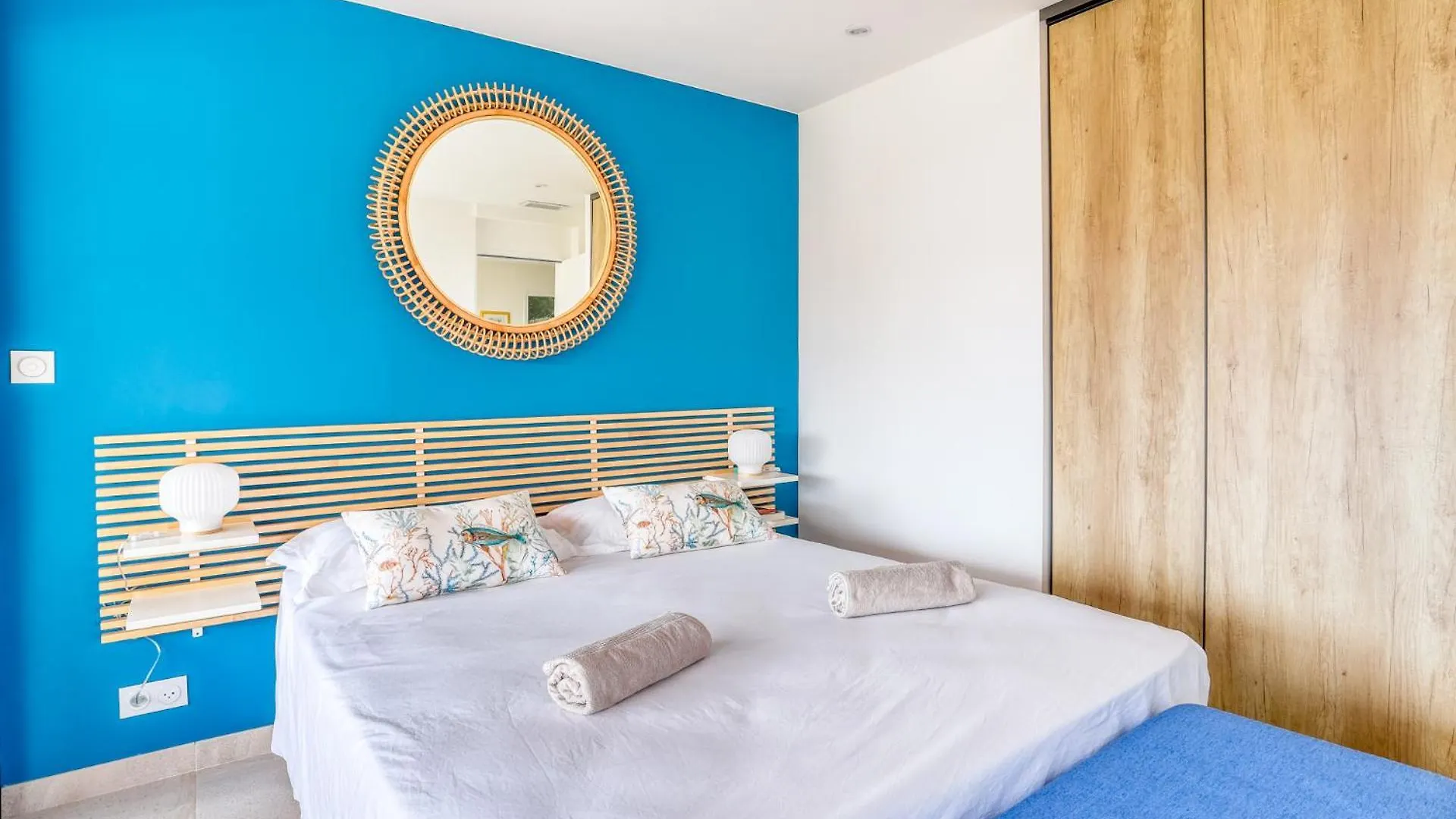 Superbe T4 -Vue Mer- Tout Confort Refait A Neuf! Bormes-les-Mimosas Apartment