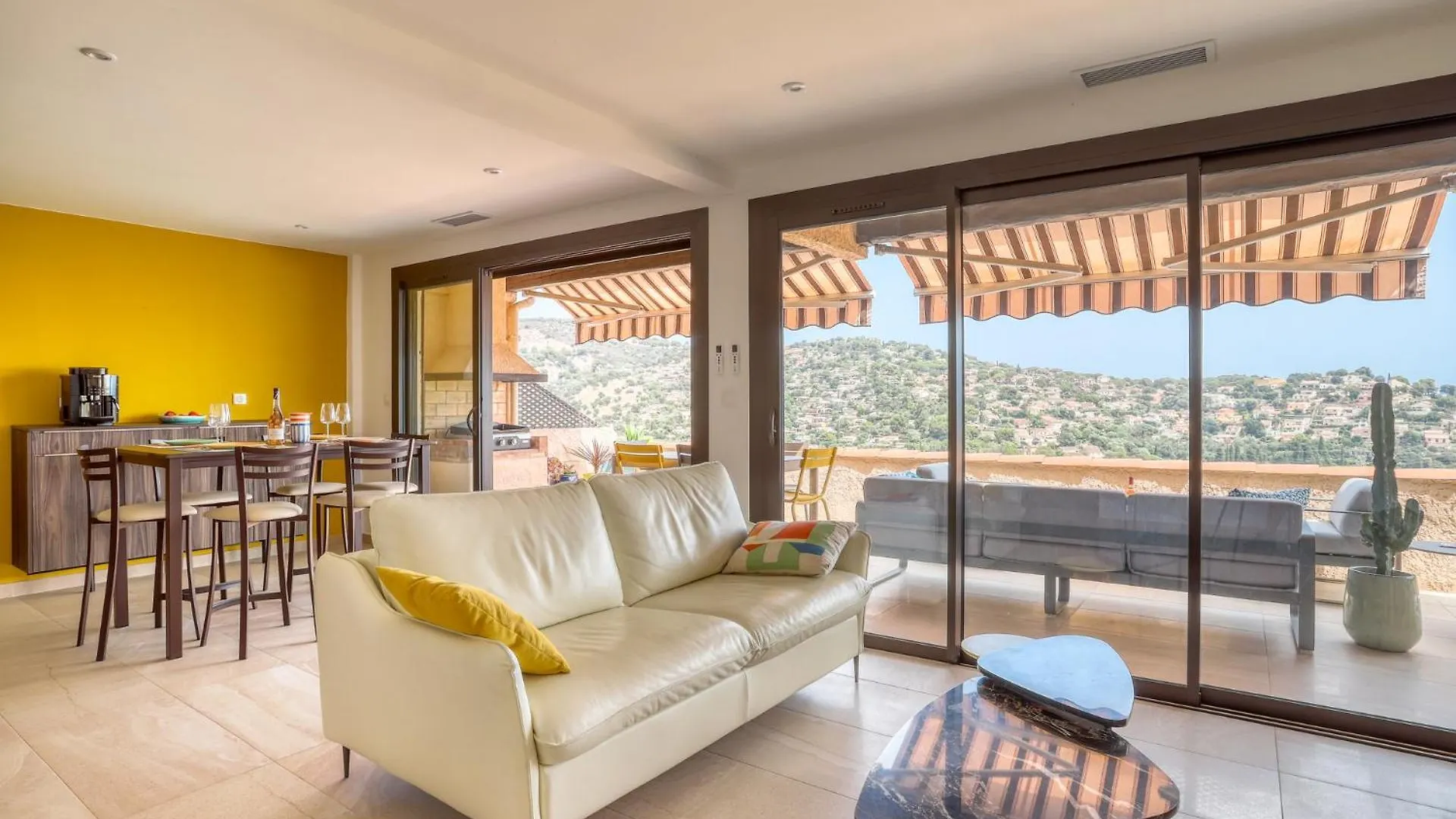Superbe T4 -Vue Mer- Tout Confort Refait A Neuf! Bormes-les-Mimosas France