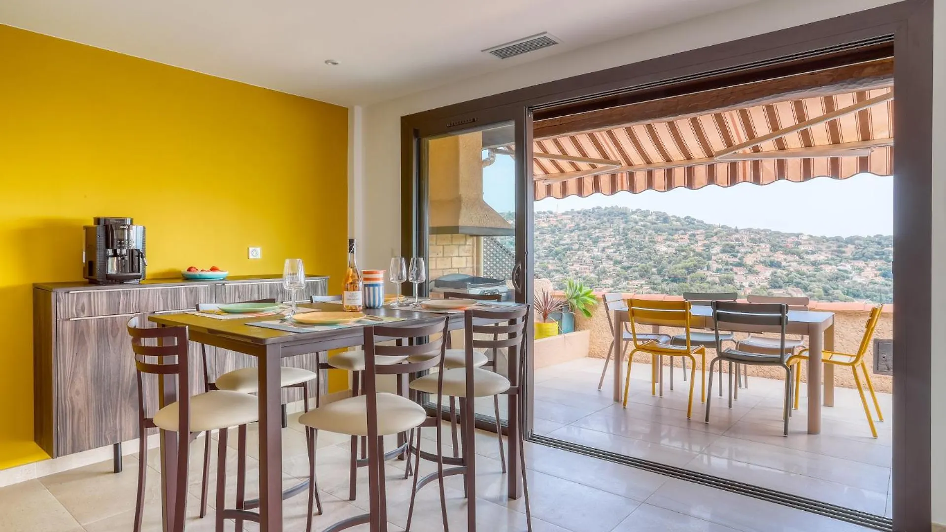 Superbe T4 -Vue Mer- Tout Confort Refait A Neuf! Bormes-les-Mimosas Apartment