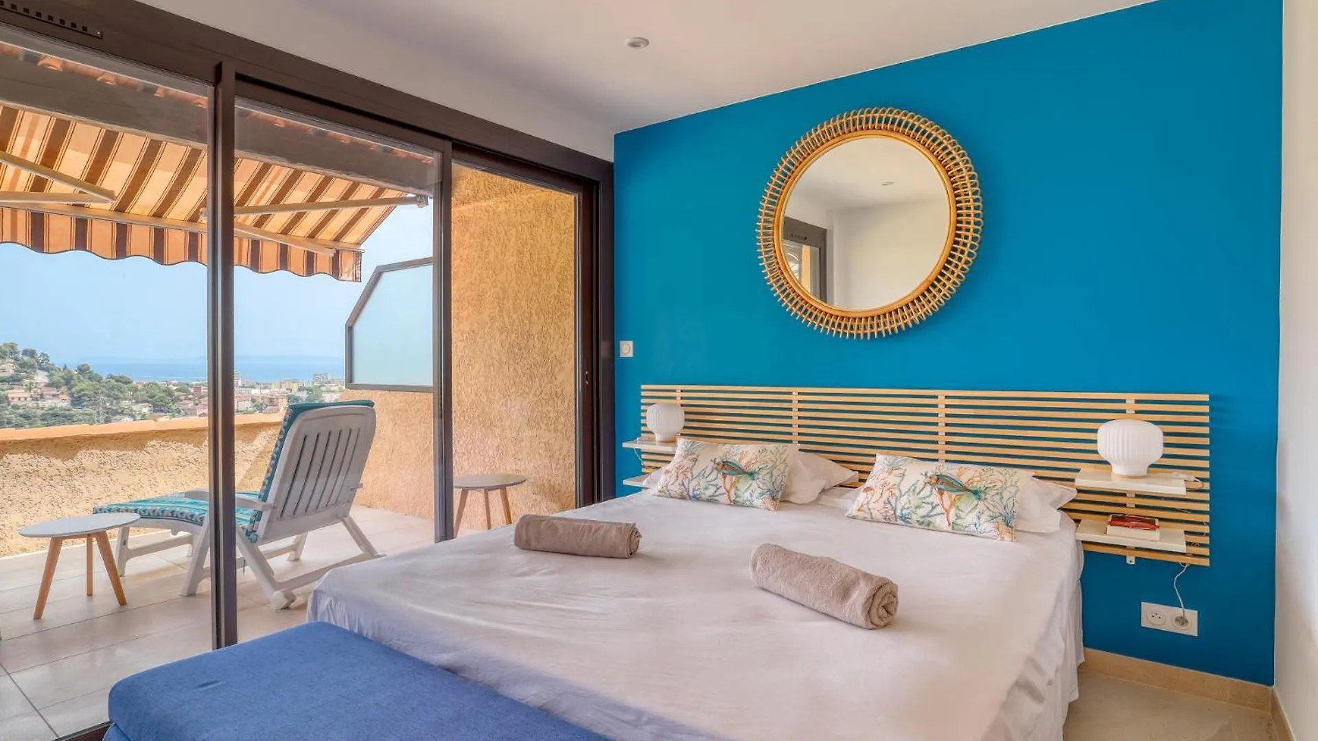 Superbe T4 -Vue Mer- Tout Confort Refait A Neuf! Bormes-les-Mimosas Apartment