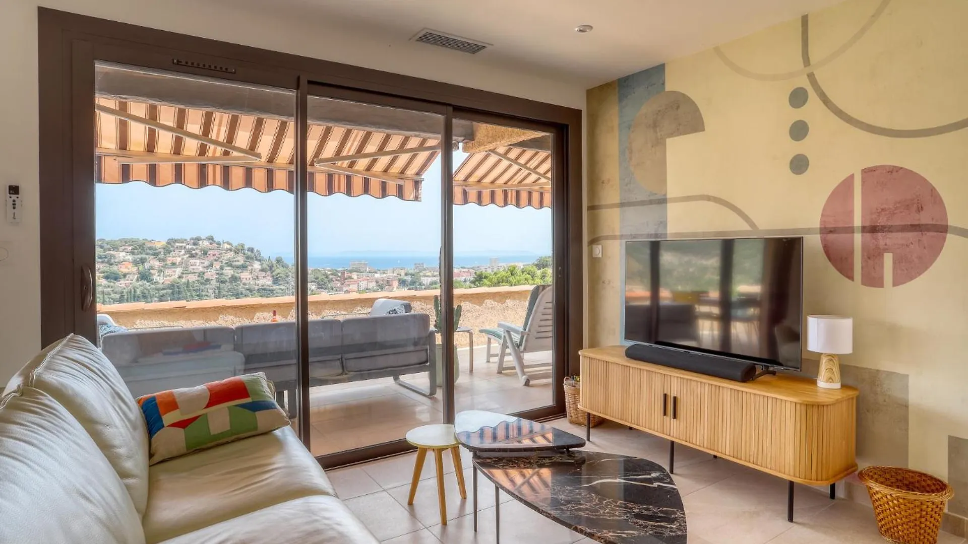 Superbe T4 -Vue Mer- Tout Confort Refait A Neuf! Bormes-les-Mimosas