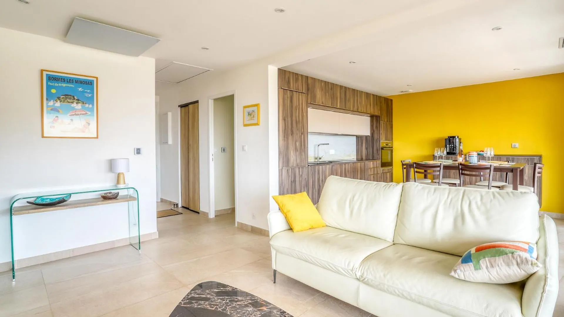 Superbe T4 -Vue Mer- Tout Confort Refait A Neuf! Bormes-les-Mimosas Apartment