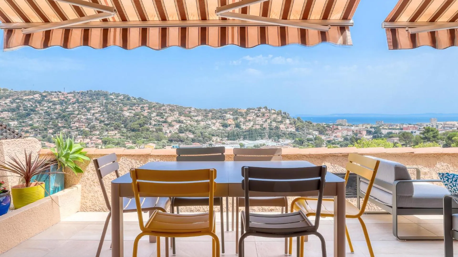 Superbe T4 -Vue Mer- Tout Confort Refait A Neuf! Bormes-les-Mimosas