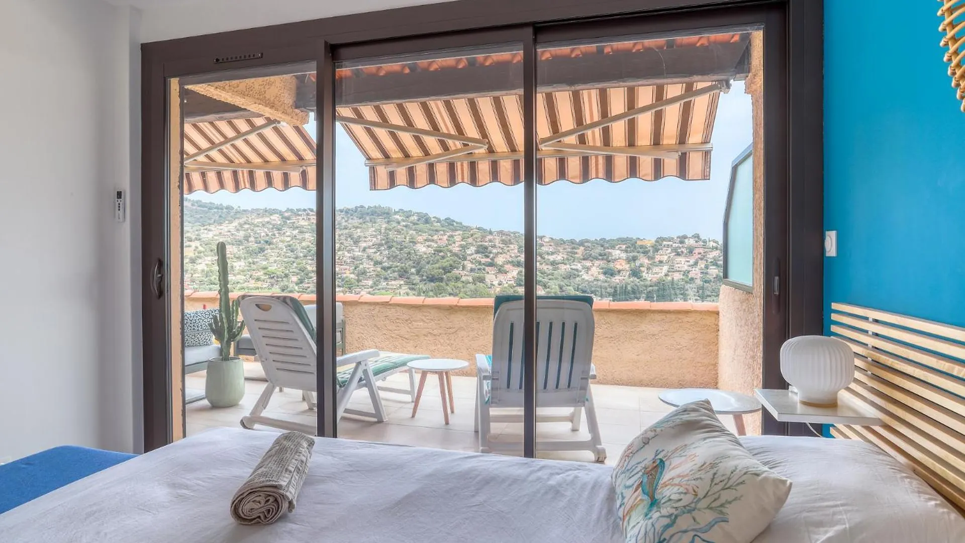 Superbe T4 -Vue Mer- Tout Confort Refait A Neuf! Bormes-les-Mimosas